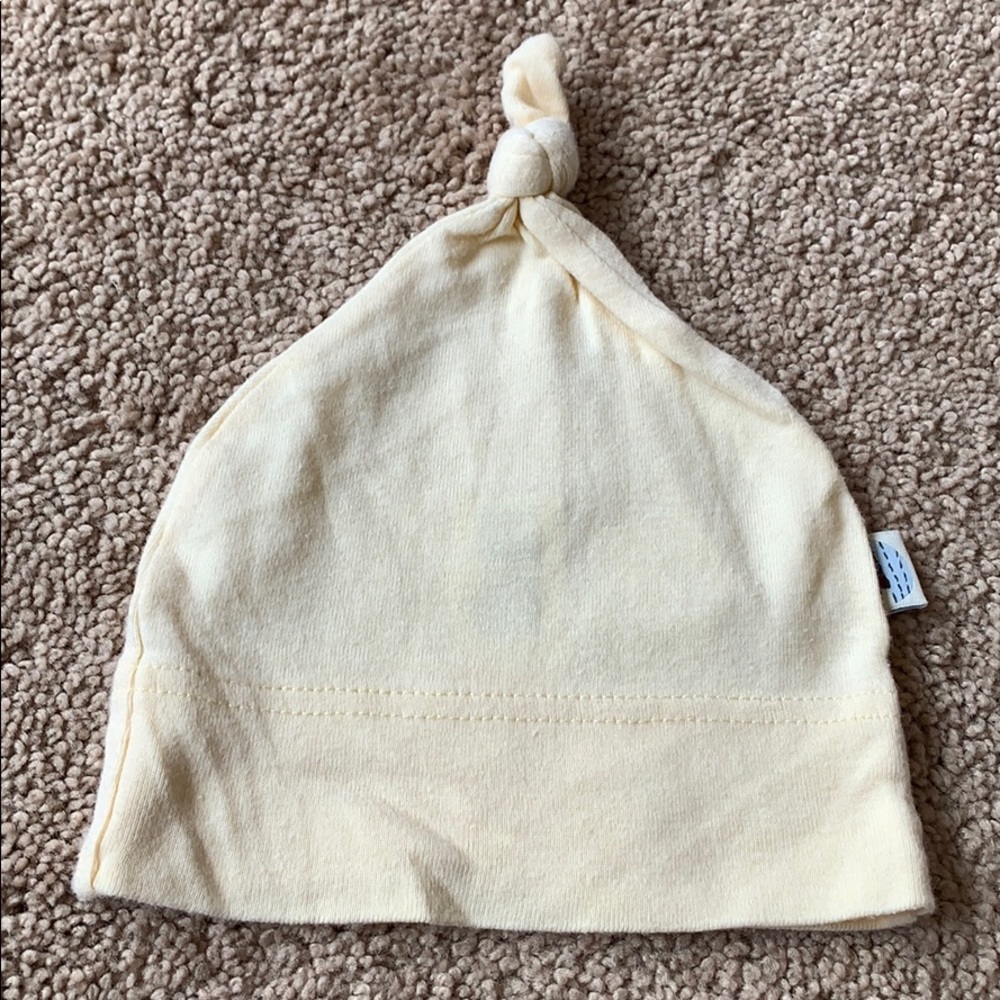 baby GAP 100% cotton top knot Hat. Newborn